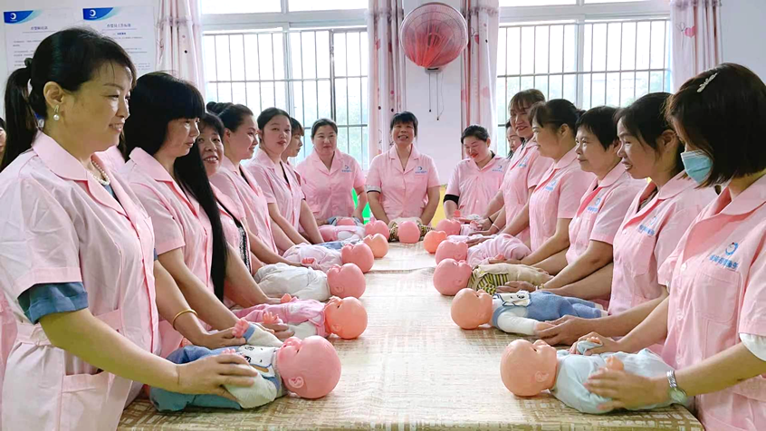 毛家嫂正在实操