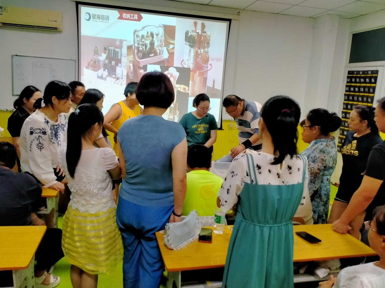 银海学校学员一对一实操中
