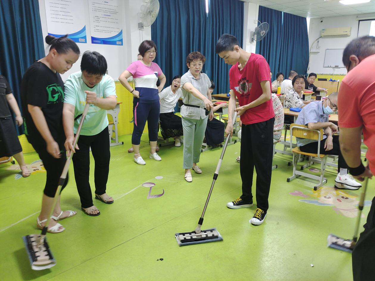银海学校学员一对一实操中